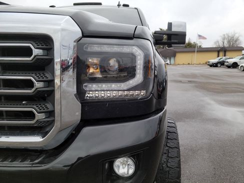 Used 2015 GMC Sierra 2500 SLE w/ SLE Preferred Package image 17