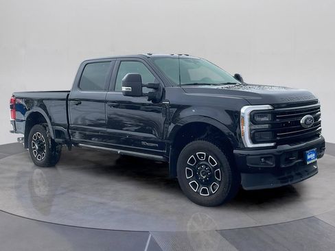 Used 2025 Ford F250 Platinum image 9