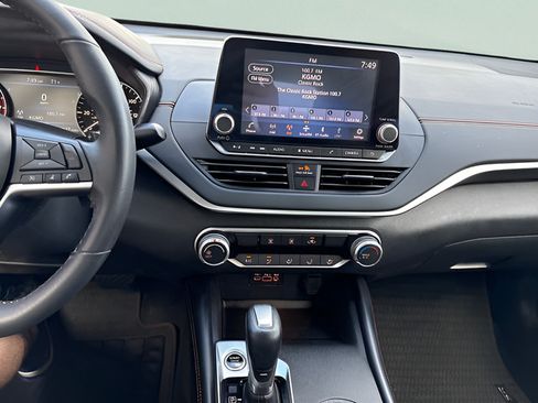 Used 2022 Nissan Altima 2.5 SR FWD image 23