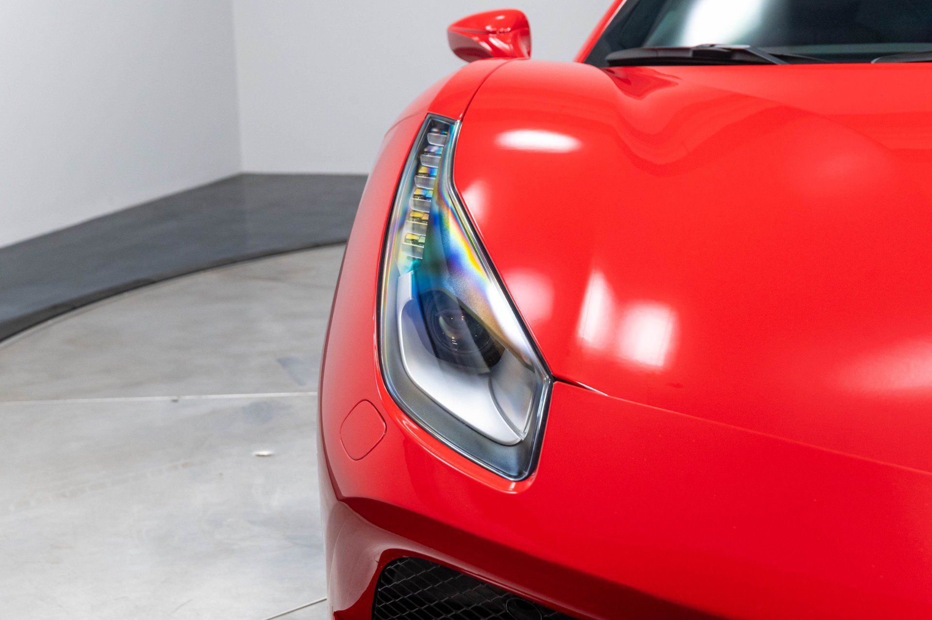 Used 2018 Ferrari 488 GTB RWD image 54