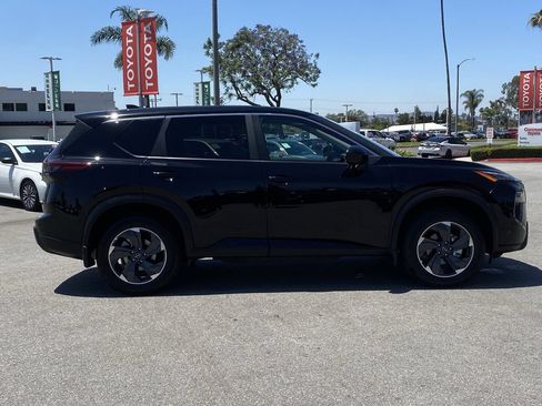 Used 2025 Nissan Rogue SV FWD image 43