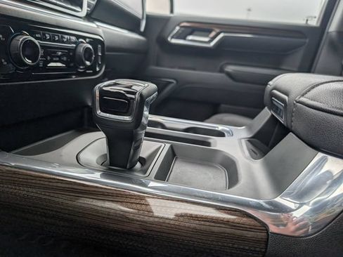 Used 2024 Chevrolet Silverado 1500 LT Trail Boss w/ Convenience Package II AWD/4WD image 19