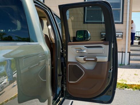 Used 2021 RAM 1500 Laramie AWD/4WD image 35