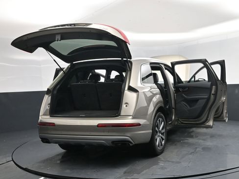 Used 2017 Audi Q7 3.0T Premium Plus image 19