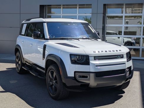 Certified 2022 Land Rover Defender 110 X-Dynamic HSE AWD/4WD image 3