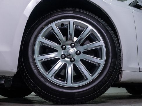 Used 2012 Chrysler 300 Limited RWD image 6