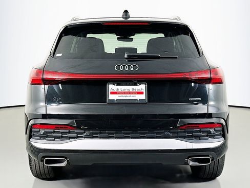 Used 2025 Audi Q5 Premium w/ Convenience Package image 3