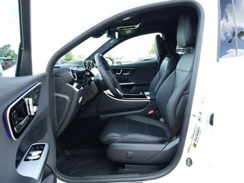 Certified 2025 Mercedes-Benz GLC 300 image 22