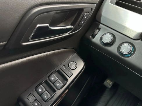 Used 2019 GMC Yukon XL SLE image 20