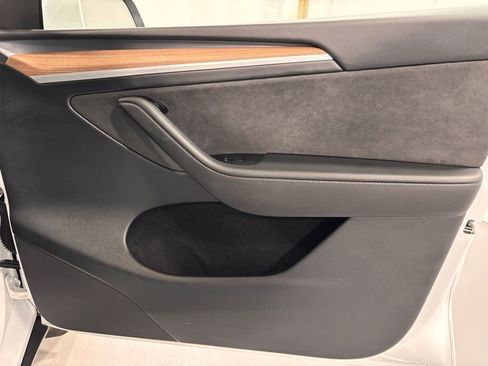 Used 2024 Tesla Model Y Long Range image 19