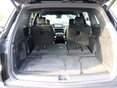 Used 2025 Buick Enclave Preferred AWD/4WD image 61