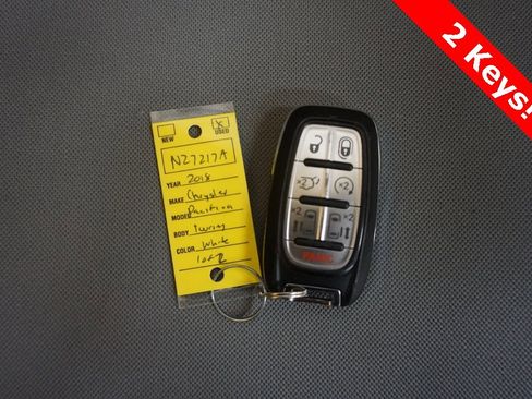 Used 2018 Chrysler Pacifica Touring-L w/ Tire & Wheel Group image 30