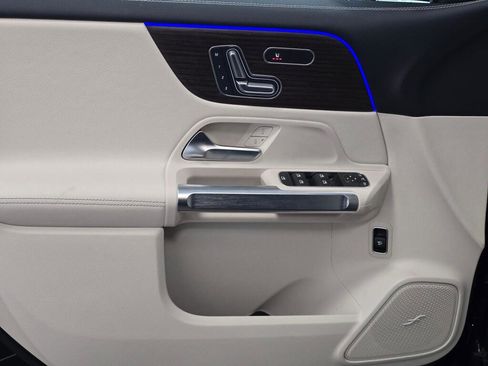 New 2026 Mercedes-Benz GLB 250 4MATIC image 23