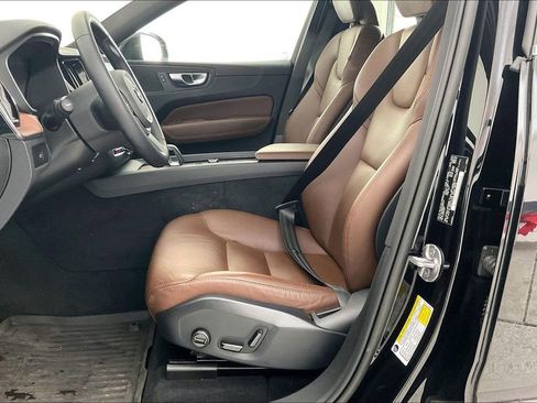 Certified 2023 Volvo XC60 B5 Plus w/ Protection Package Premier image 34