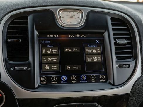 Used 2019 Chrysler 300 Limited image 35