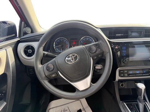 Used 2017 Toyota Corolla LE FWD image 13