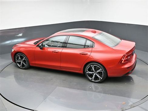 Used 2023 Volvo S60 B5 Plus image 45