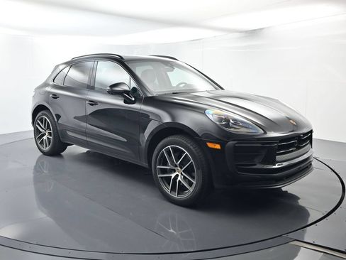 Certified 2026 Porsche Macan AWD/4WD image 17