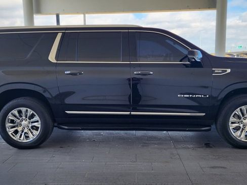 Used 2024 GMC Yukon XL Denali image 5