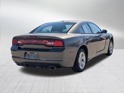 Used 2014 Dodge Charger SE w/ Connectivity Group RWD image 5