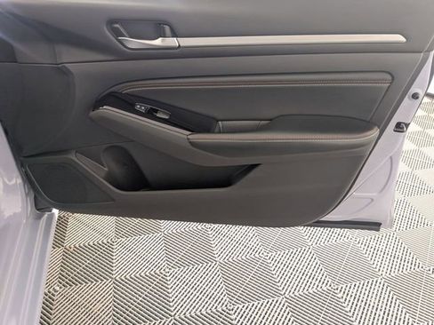 Used 2023 Nissan Altima 2.5 SR w/ SR Premium Package image 33