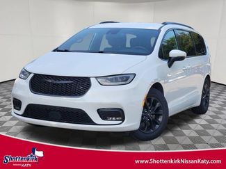 Used 2023 Chrysler Pacifica Touring w/ S Appearance Package FWD video 1