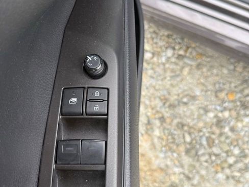 Used 2024 Toyota Camry SE image 20