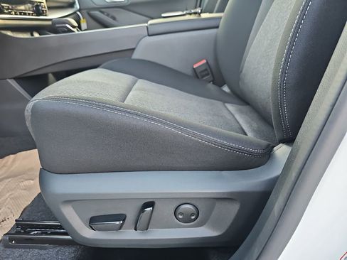New 2026 Nissan Rogue SV FWD image 33
