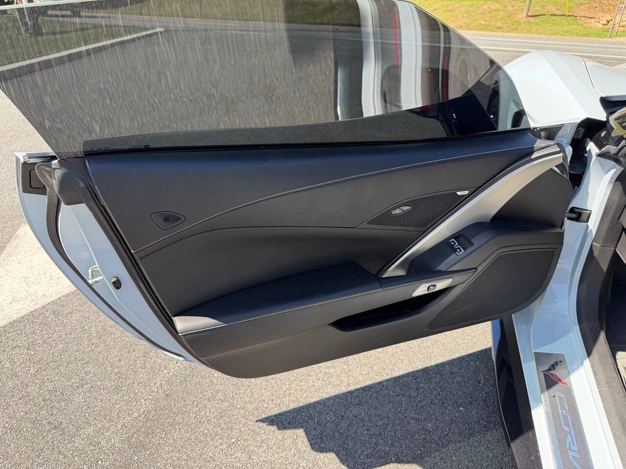 Used 2018 Chevrolet Corvette Stingray Coupe w/ 1LT RWD image 15