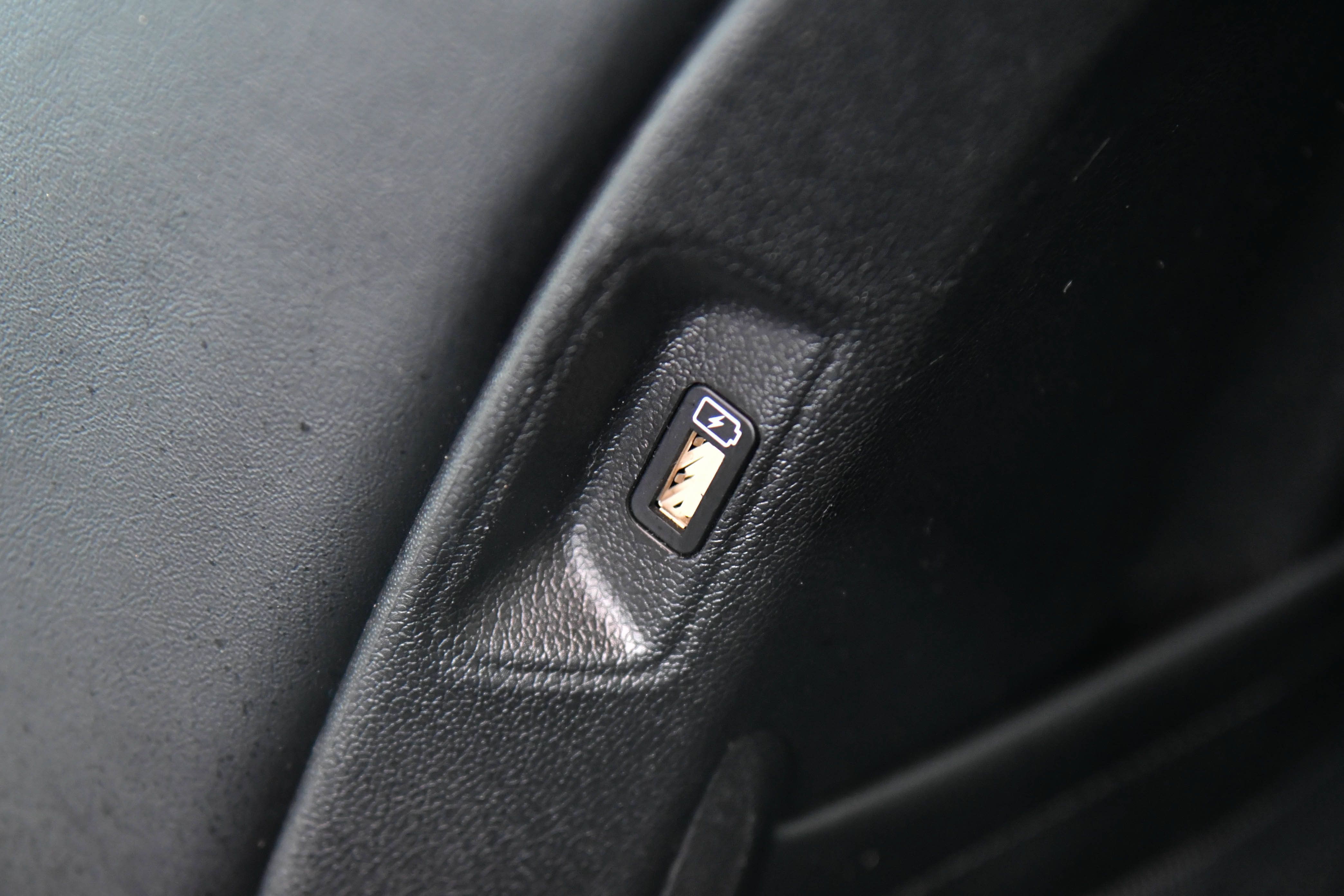 Used 2022 Kia Sorento S w/ Panoramic Sunroof Package FWD image 43