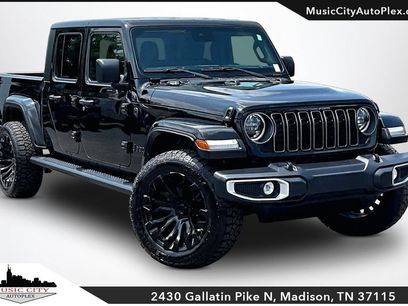 Used 2025 Jeep Gladiator Sport