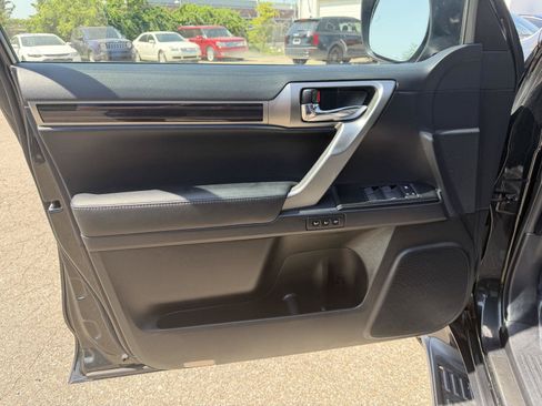 Used 2023 Lexus GX 460 Premium w/ Premium Package AWD/4WD image 10