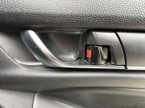 Used 2019 Honda Accord Sport image 36