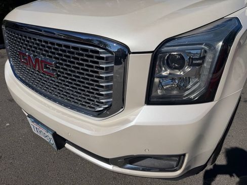 Used 2015 GMC Yukon Denali w/ Touring Package AWD/4WD image 5