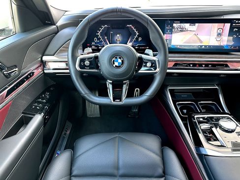 Certified 2025 BMW 740i image 22