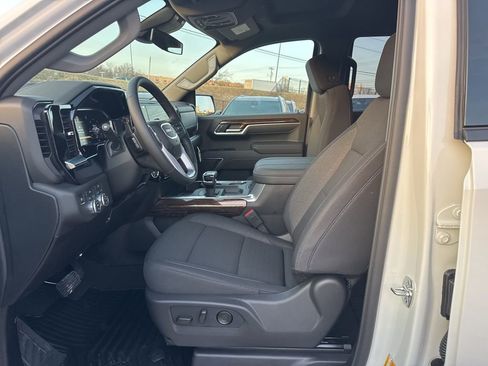 New 2026 GMC Sierra 1500 Elevation image 17