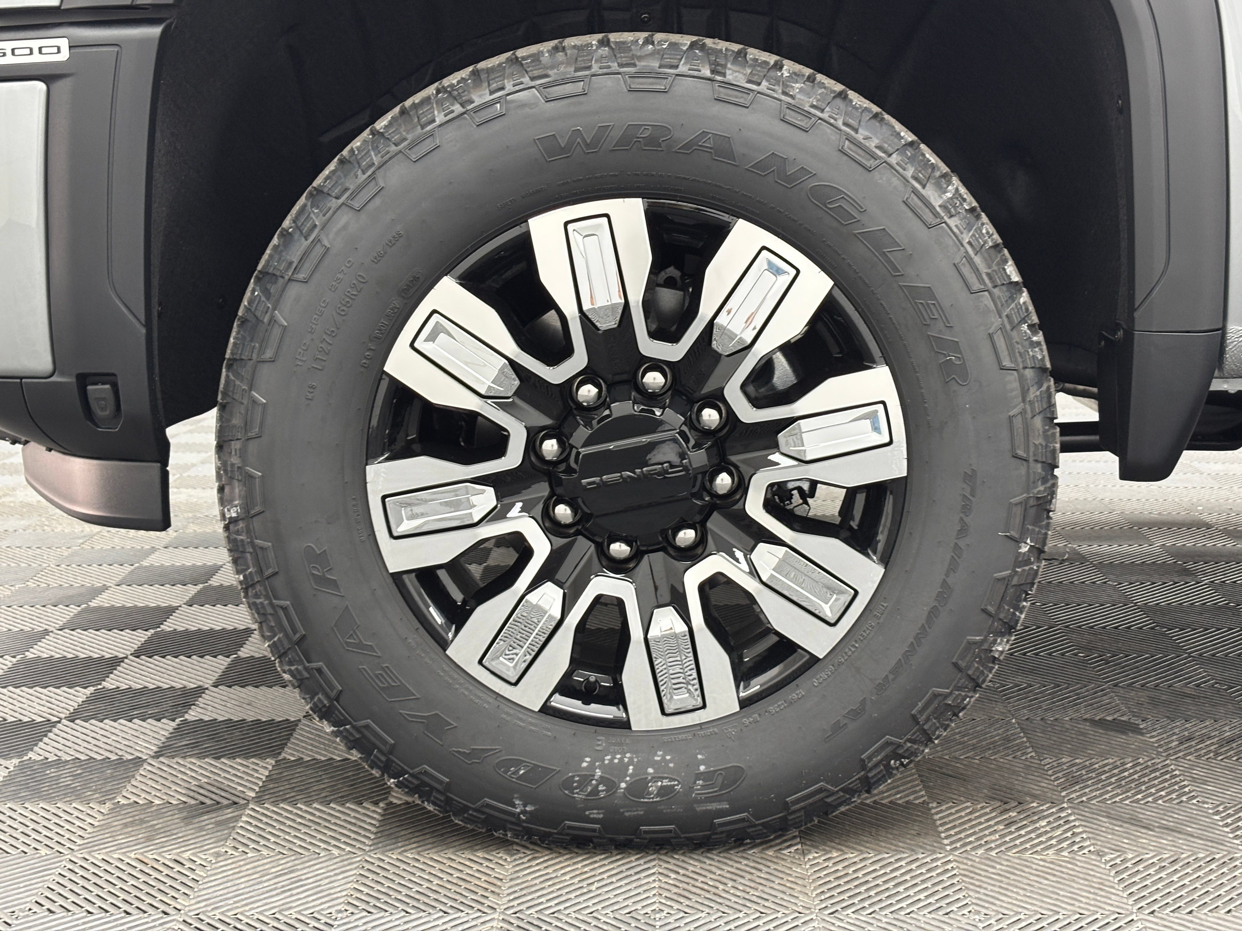 New 2026 GMC Sierra 2500 Denali w/ Denali Reserve Package AWD/4WD image 17
