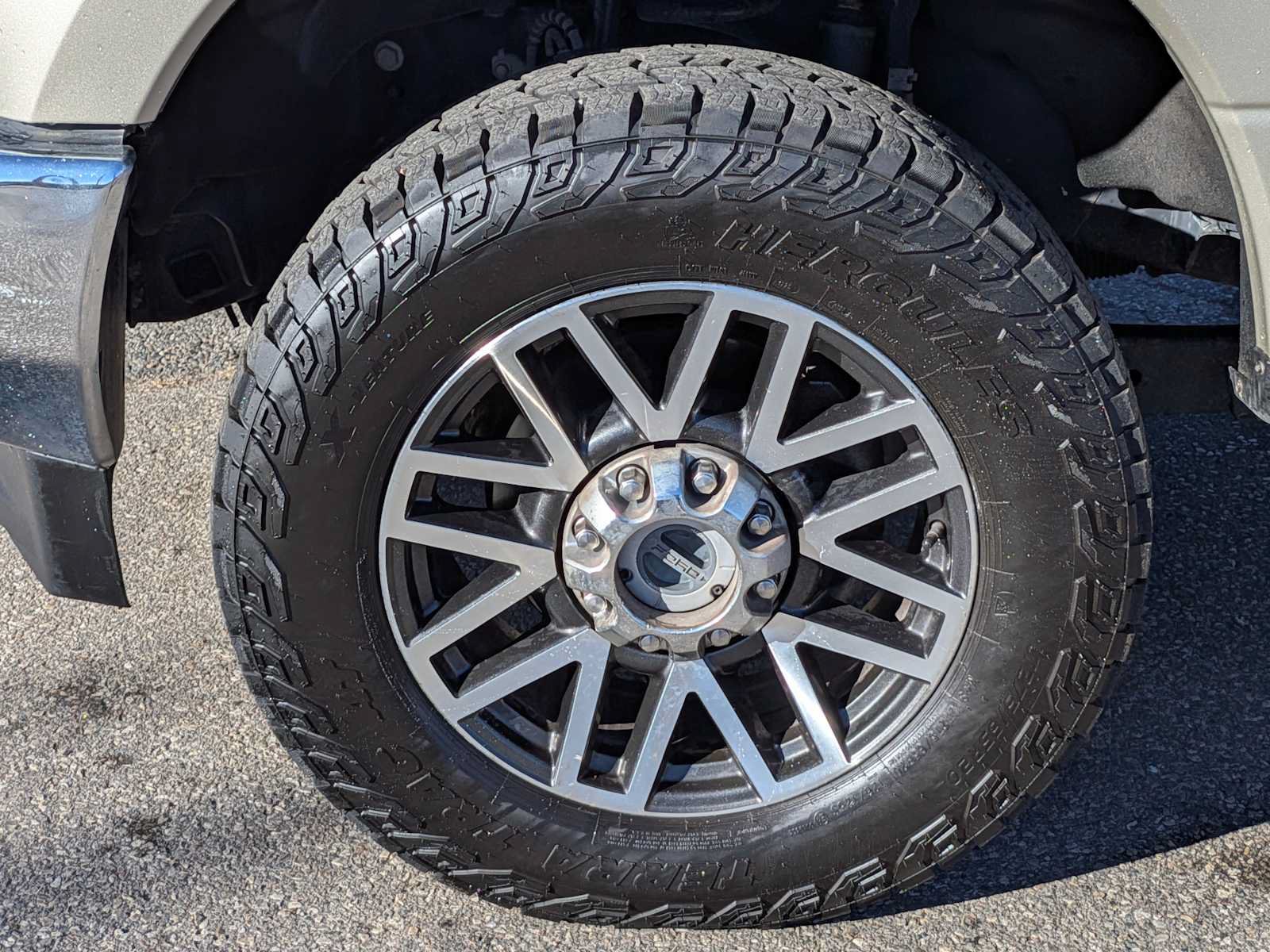 Used 2018 Ford F350 Lariat w/ Lariat Ultimate Package AWD/4WD image 17
