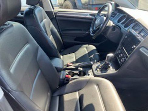 Used 2018 Volkswagen Golf Alltrack SE image 14