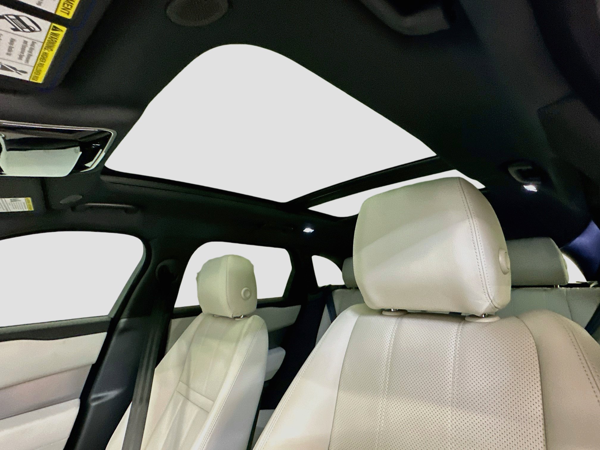 Used 2023 Land Rover Range Rover Velar R-Dynamic S AWD/4WD image 27