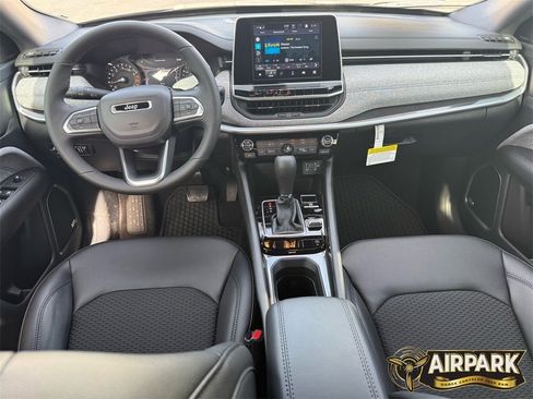 New 2026 Jeep Compass Latitude image 22