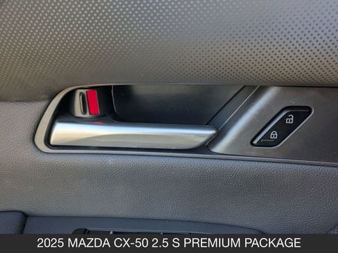 Used 2025 MAZDA CX-50 AWD 2.5 S w/ Premium Package image 13