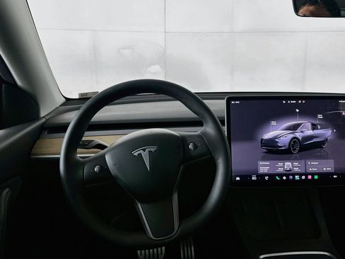 Used 2022 Tesla Model Y Performance AWD/4WD image 16