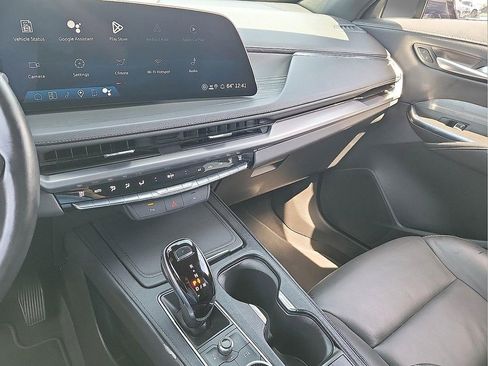 Certified 2025 Cadillac XT4 Premium Luxury AWD/4WD image 20