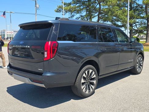 Used 2025 Ford Expedition Max Platinum w/ Driver's Package AWD/4WD image 3