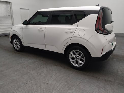 Used 2023 Kia Soul LX w/ LX Technology Package image 3
