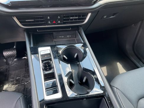 Used 2024 Volkswagen Atlas SE AWD/4WD image 44