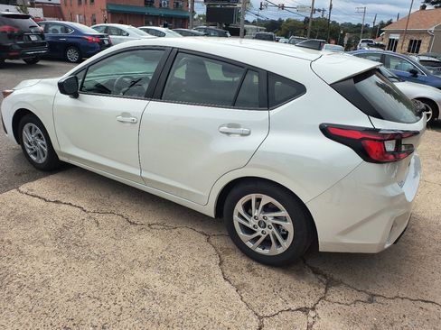 Used 2024 Subaru Impreza 2.0i image 9