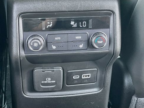 Used 2023 GMC Acadia Denali w/ Denali Ultimate Package AWD/4WD image 27