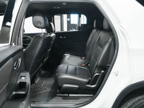 Used 2022 Chevrolet Traverse LT w/ LPO, Floor Liner Package image 33